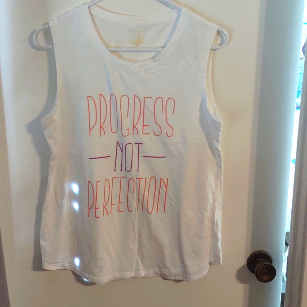 Tek Gear large sleeveless athletic top